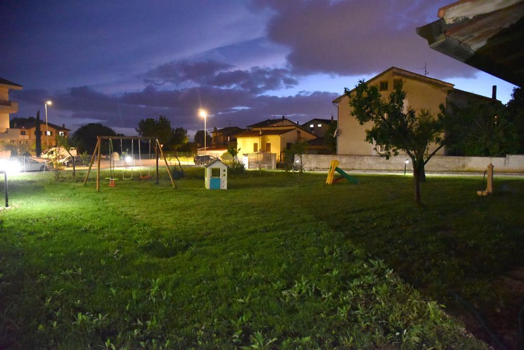 Casa Vacanze Roberta Rivotorto Exterior foto
